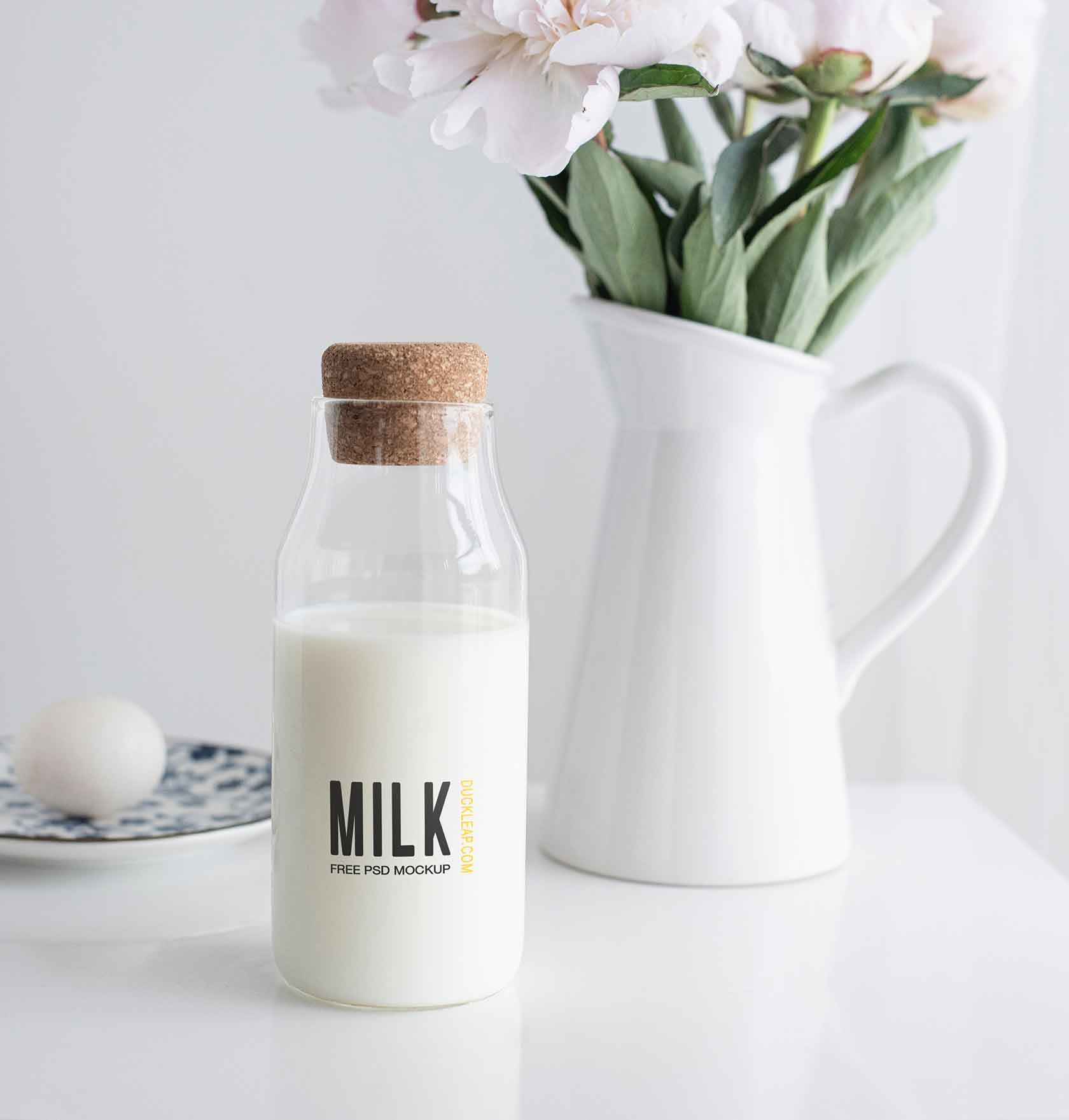 free milk glass bottle mockup 
